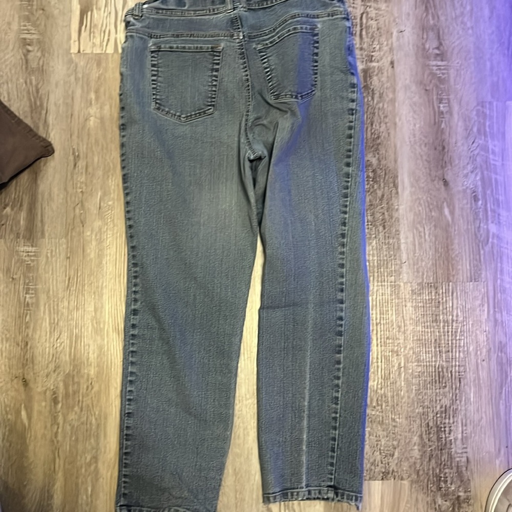 Gloria Vanderbilt jeans - Picture 3 of 3